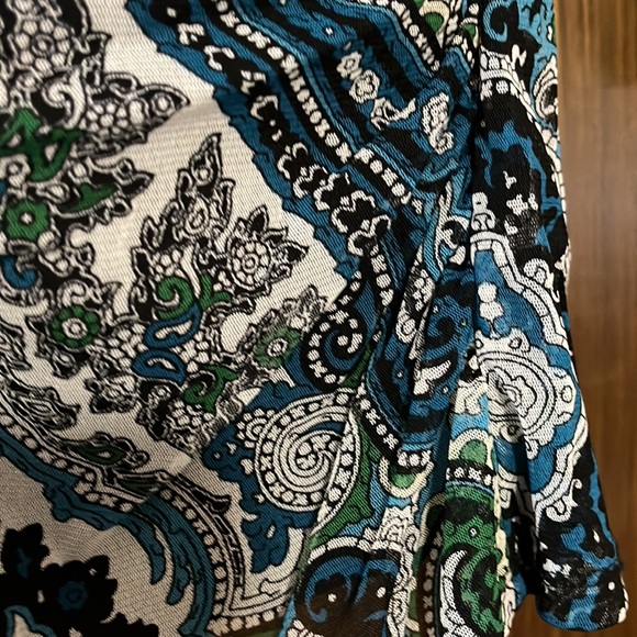 Patterned top - Picture 5 of 7